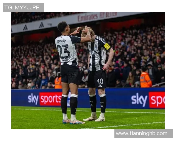 足总杯惊心动魄阿森纳逆转巴黎圣日耳曼绝杀引发争议判罚热议